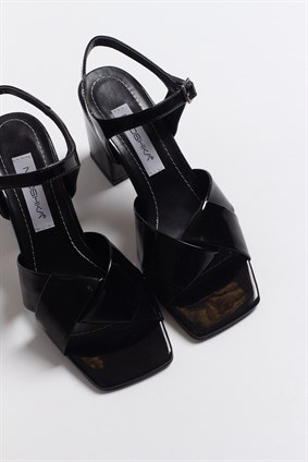 SOLE Black Patent Sandals